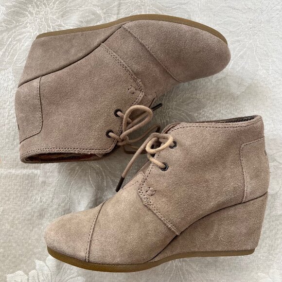 TOMS Suede Leather Wedge Booties Lace Up Boots Shoes 6.5 - Picture 3 of 16